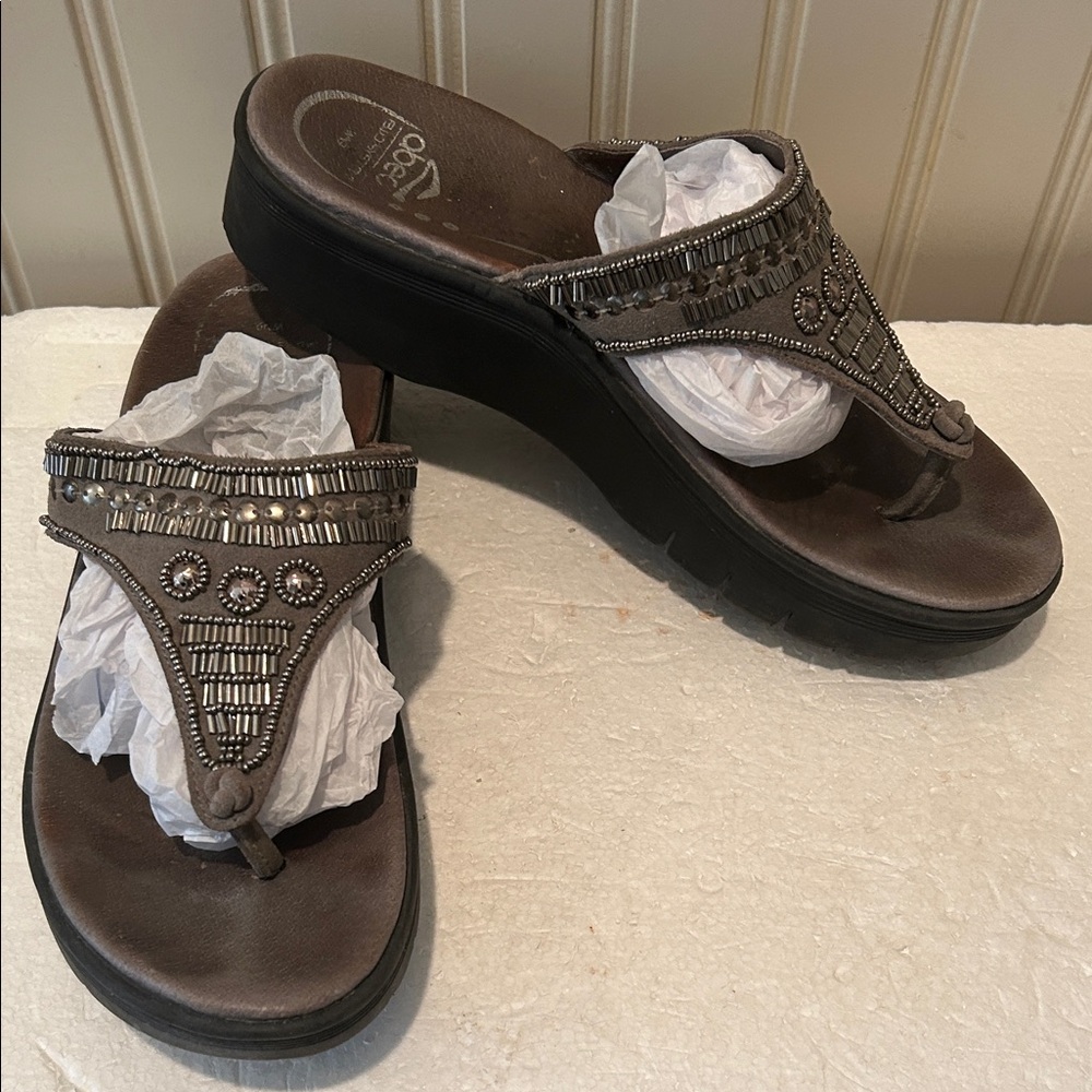 Abeo Bio System Mystic Leather Beaded Wedge platform thong Sandals grey size 9N